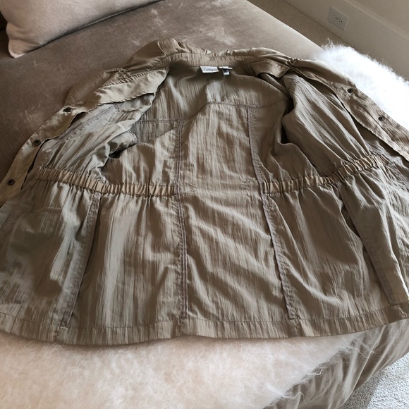 Chico’s Zenergy Gold Jacket/Top. - Picture 2 of 4